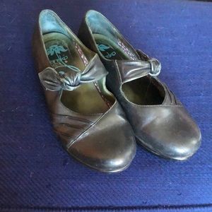 Dansko size 10 Mary Janes